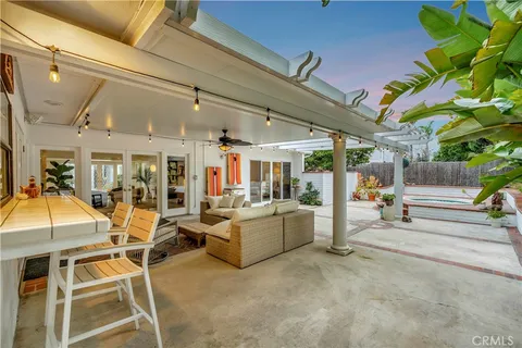 $2,500,000 | 17164 Edgewater Lane, Huntington Beach, CA 92649