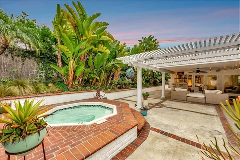 $2,500,000 | 17164 Edgewater Lane, Huntington Beach, CA 92649