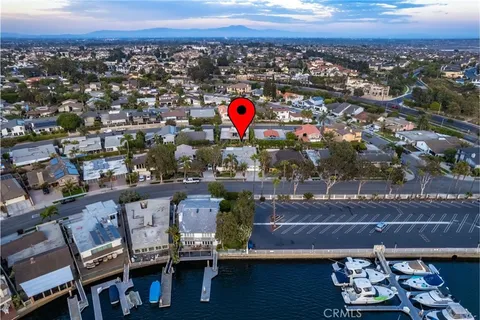 $2,500,000 | 17164 Edgewater Lane, Huntington Beach, CA 92649