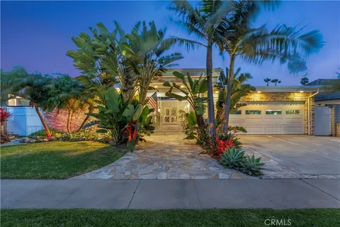 $2,500,000 | 17164 Edgewater Lane, Huntington Beach, CA 92649