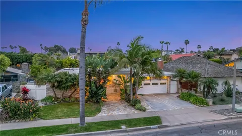 $2,500,000 | 17164 Edgewater Lane, Huntington Beach, CA 92649