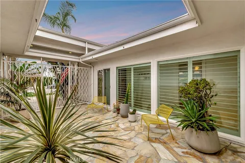 $2,500,000 | 17164 Edgewater Lane, Huntington Beach, CA 92649