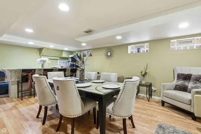 $460,000 | 9806 South Harding Avenue, Evergreen Park, IL 60805