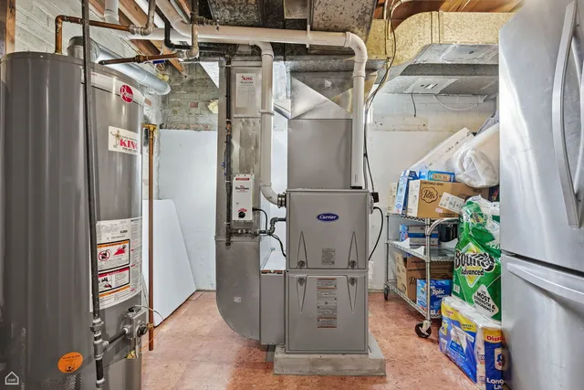 $460,000 | 9806 South Harding Avenue, Evergreen Park, IL 60805