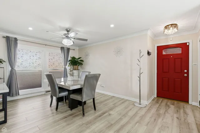 $460,000 | 9806 South Harding Avenue, Evergreen Park, IL 60805