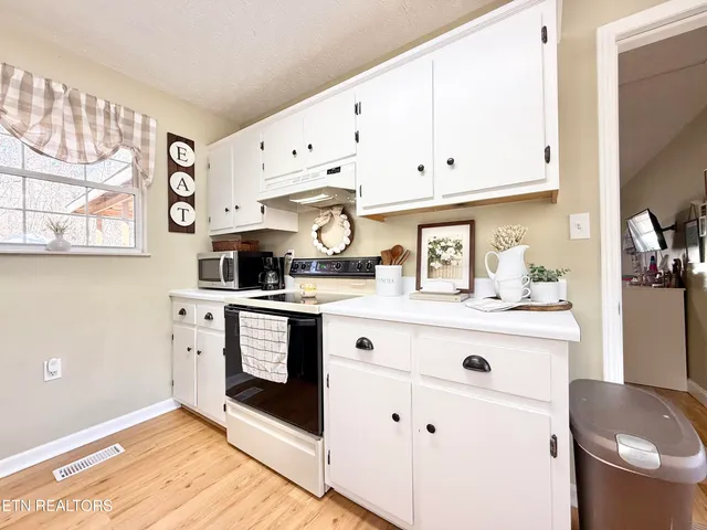 $320,000 | 2843 6 Mile Road, Maryville, TN 37803