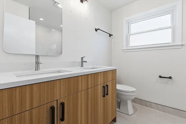 $2,400 | 5915 North Milwaukee Avenue, Unit 2, Chicago, IL 60646