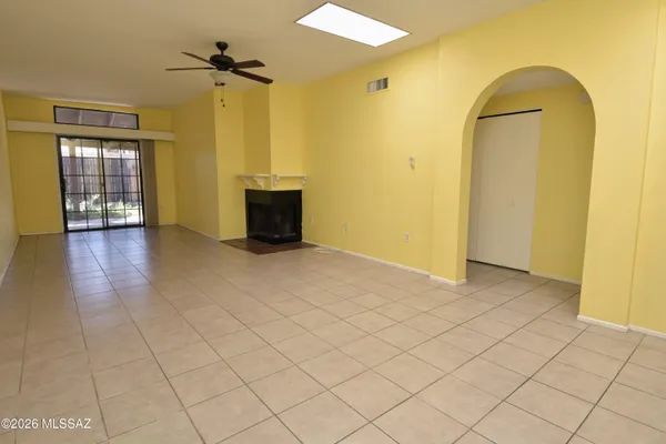 $1,500 | 3352 East Popinac Loop, Tucson, AZ 85716