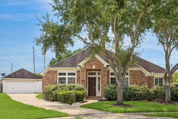 $2,300 | 2102 Grand Brook Court, Richmond, TX 77469