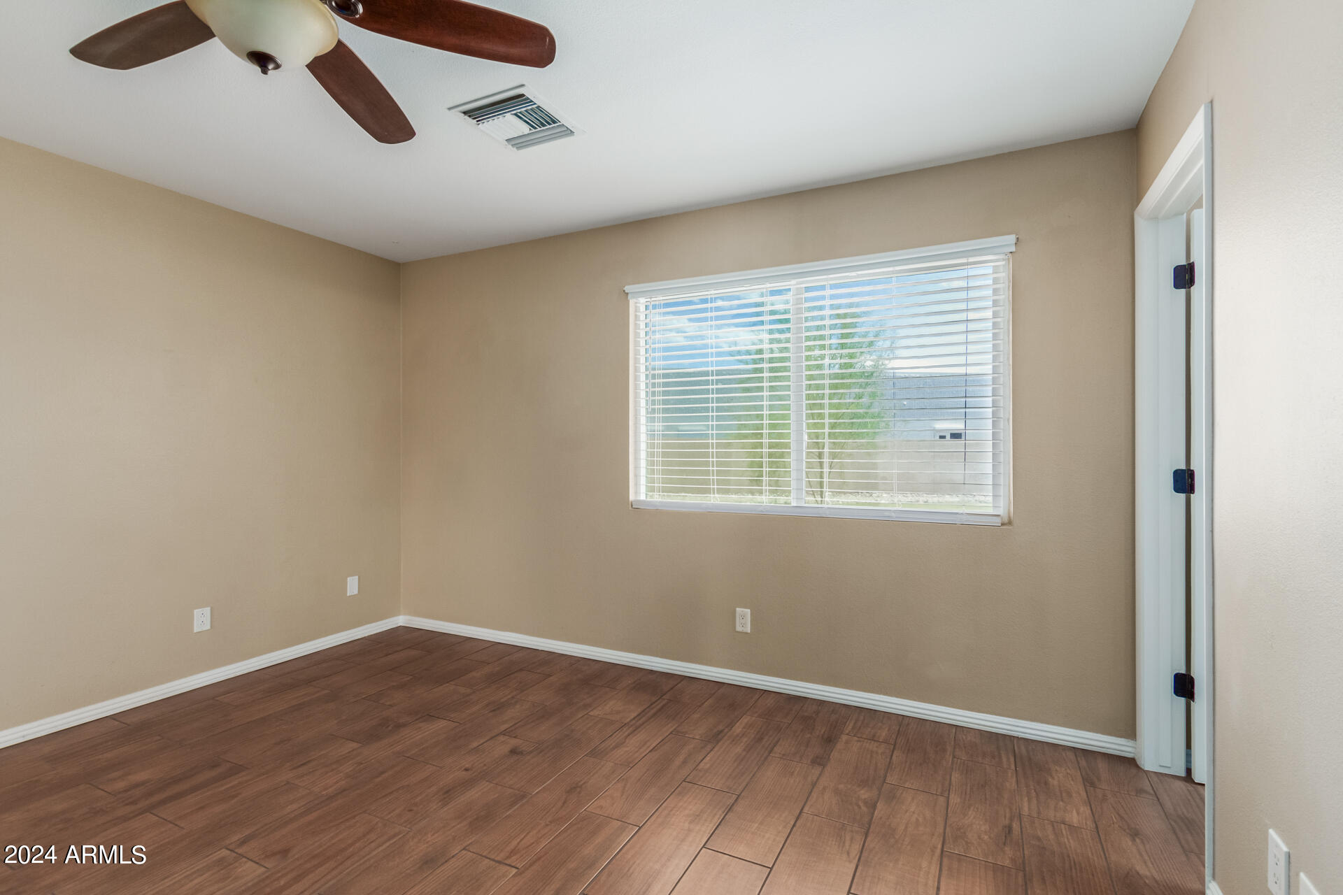 4407 West Calavar Road Glendale, AZ 85306 - Photo 11 of 27 14 - Calavar