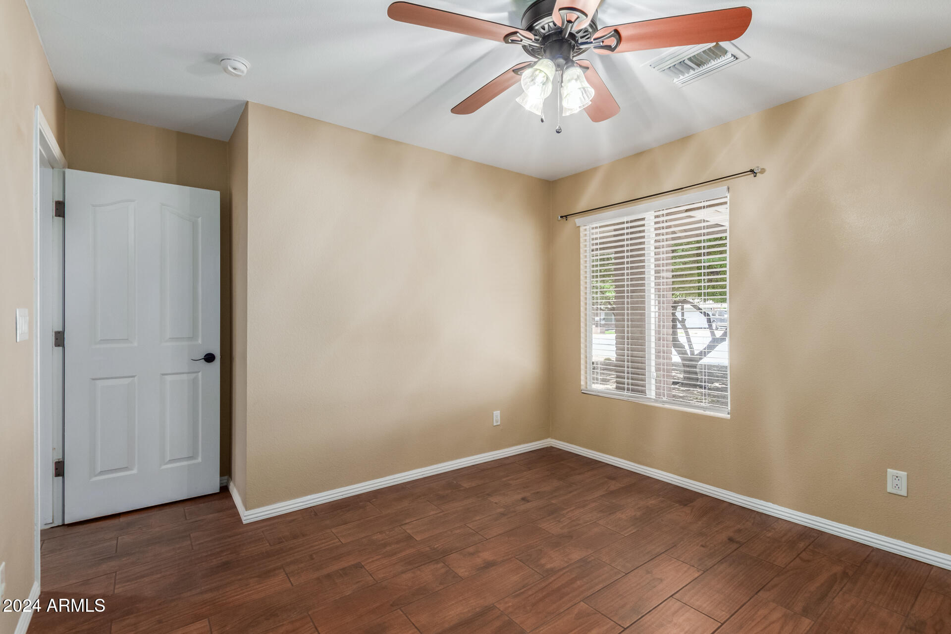 4407 West Calavar Road Glendale, AZ 85306 - Photo 13 of 27 17 - Calavar