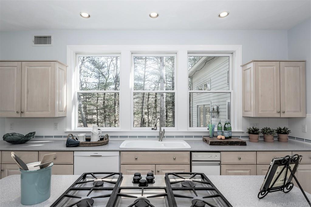 131 York Road Mansfield, MA 02048 - Photo 19 of 42 Gallery Image 19