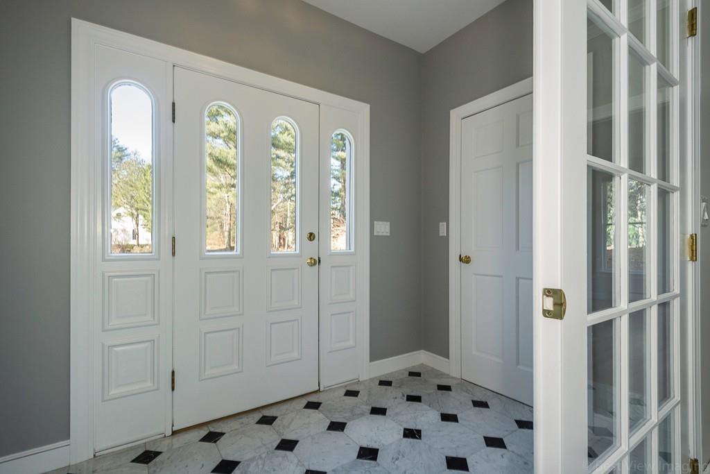 131 York Road Mansfield, MA 02048 - Photo 8 of 42 Gallery Image 8