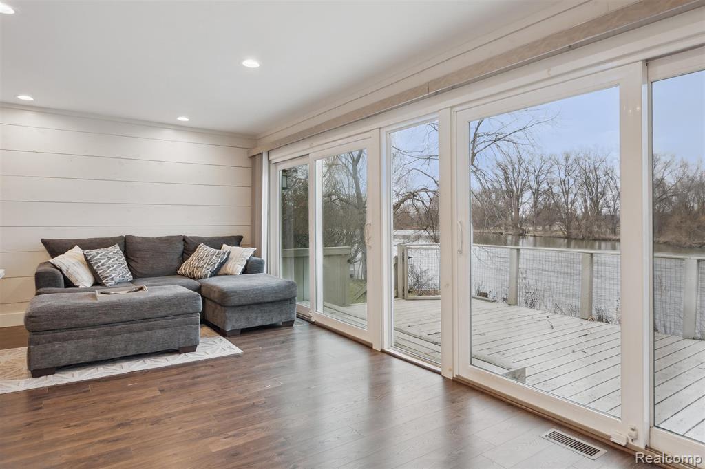 8309 North Custer Road Monroe, MI 48162 - Photo 4 of 26