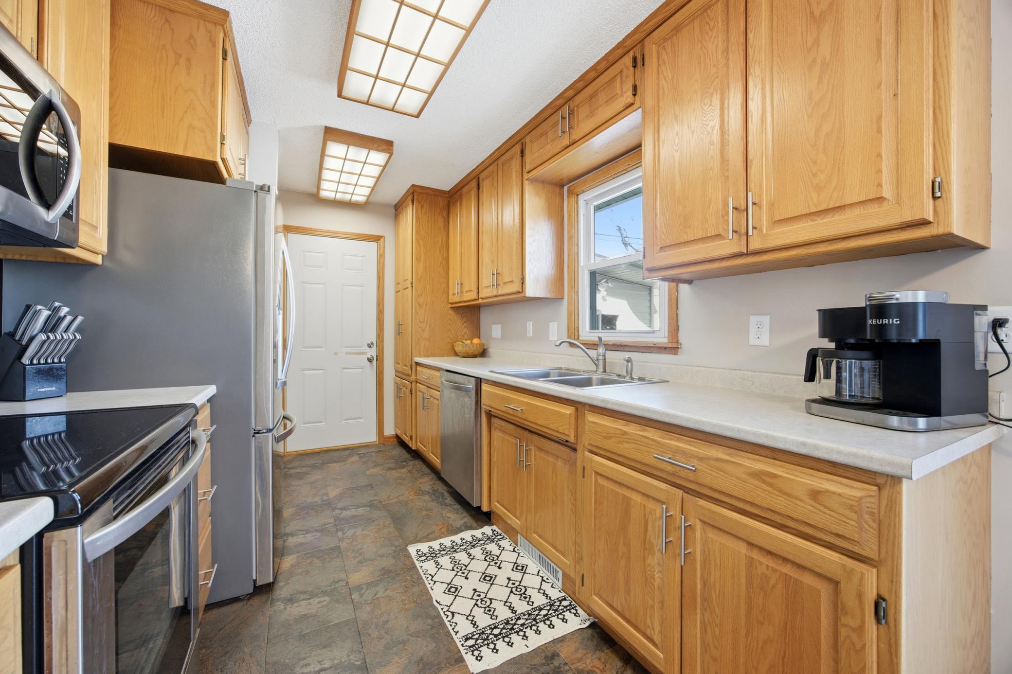 518 Birch Lane Moorhead, MN 56560 - Photo 8 of 27