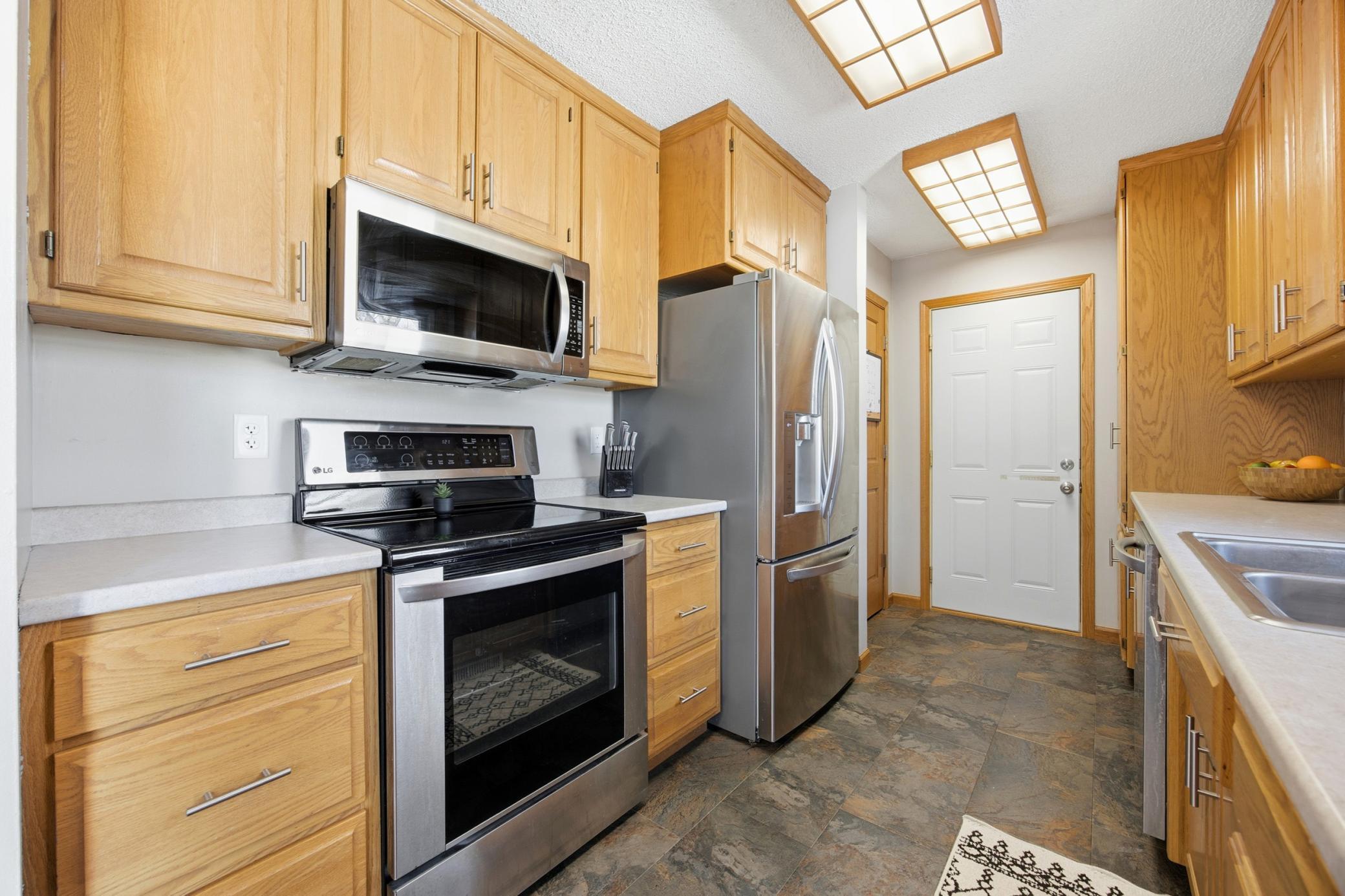 518 Birch Lane Moorhead, MN 56560 - Photo 10 of 27