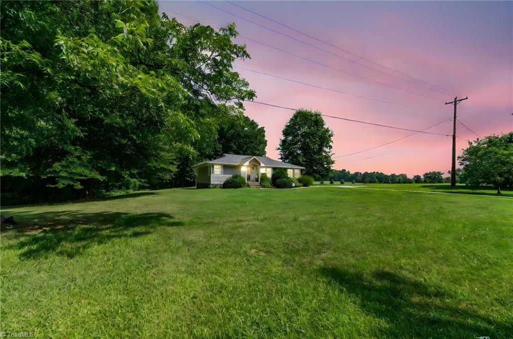 1625 Grooms Road Reidsville, NC 27320 - Photo 2 of 50 Beautiful front porch