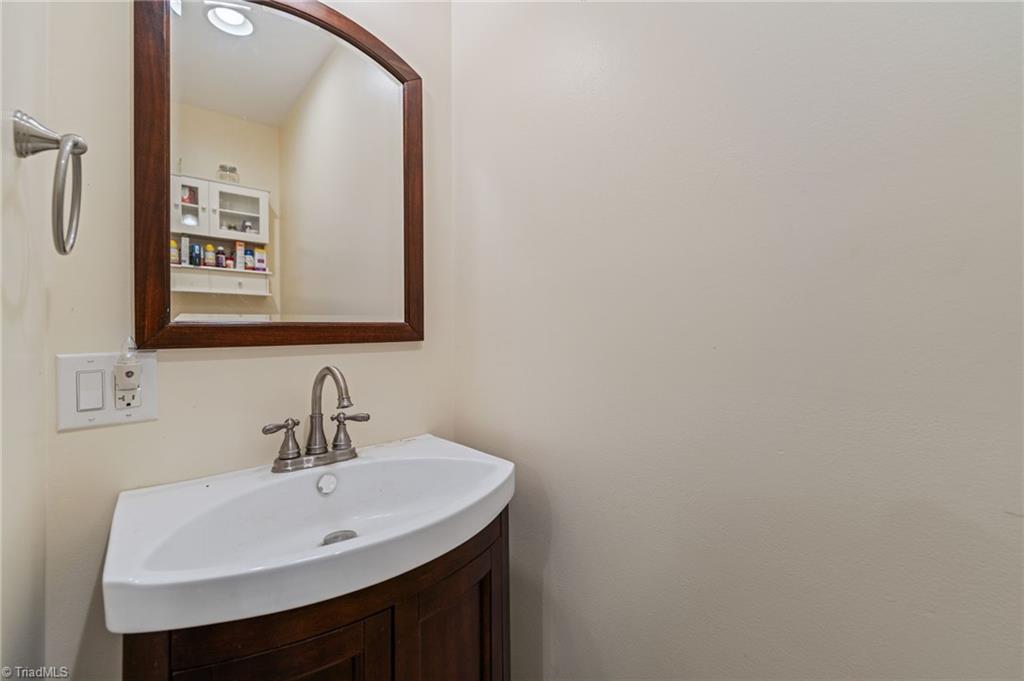 1625 Grooms Road Reidsville, NC 27320 - Photo 33 of 50 Half bathroom