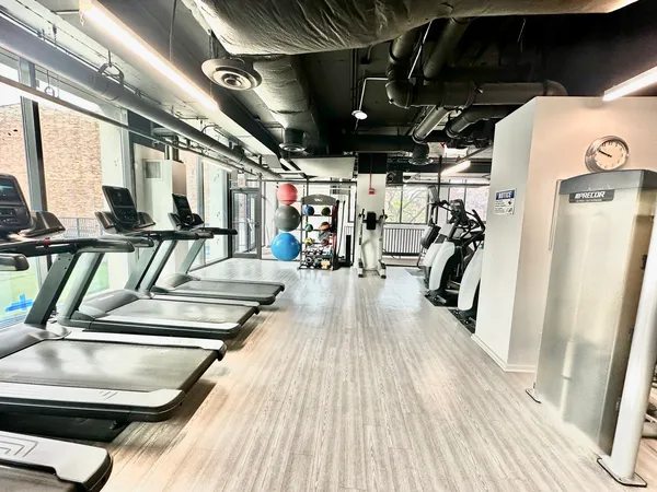 $2,300 | 2020 North Lincoln Park West, Unit 18B, Chicago, IL 60614