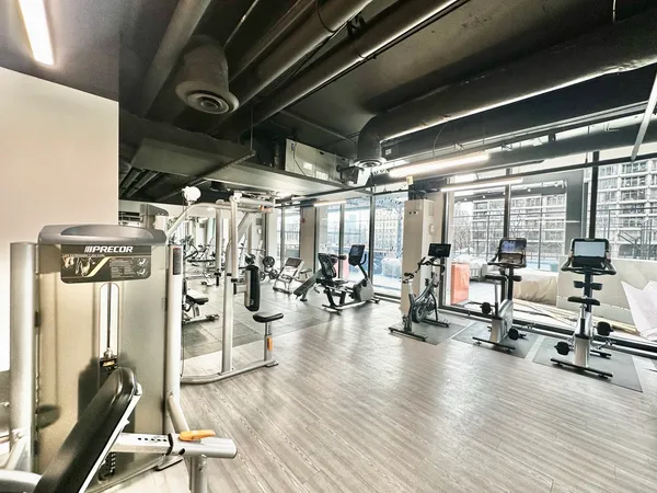 $2,300 | 2020 North Lincoln Park West, Unit 18B, Chicago, IL 60614