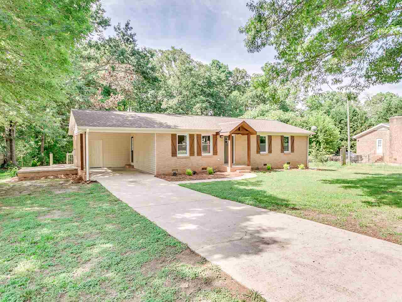 505 Timberlane Road Greer, SC 29651 - Photo 2 of 25 Gallery Image 2