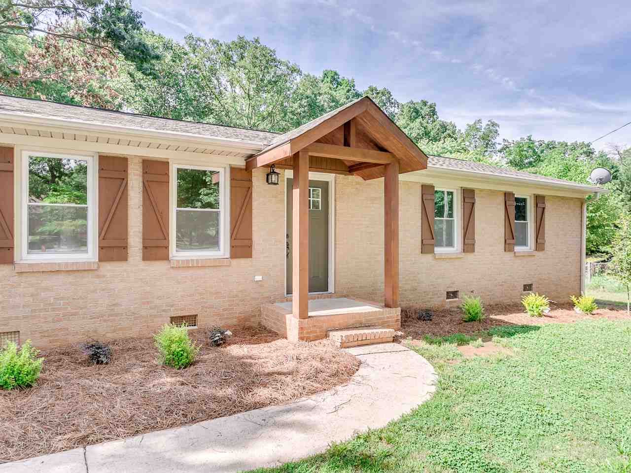 505 Timberlane Road Greer, SC 29651 - Photo 5 of 25 Gallery Image 5