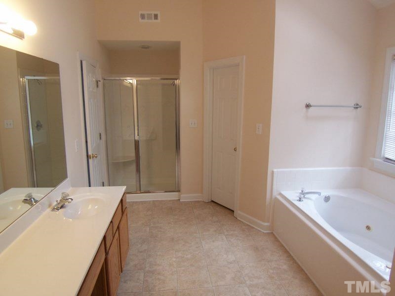 8712 Bluff Pointe Court Raleigh, NC 27615 - Photo 14 of 20 Gallery Image 14