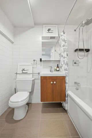 $1,250,000 | 233 Ocean Parkway, Unit 7A | Kensington