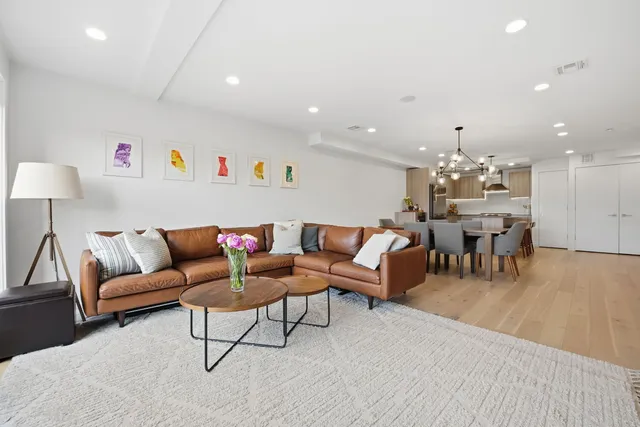 $1,250,000 | 233 Ocean Parkway, Unit 7A | Kensington