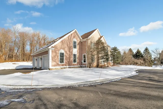 $1,395,000 | 461 Amity Road, Woodbridge, CT 06525