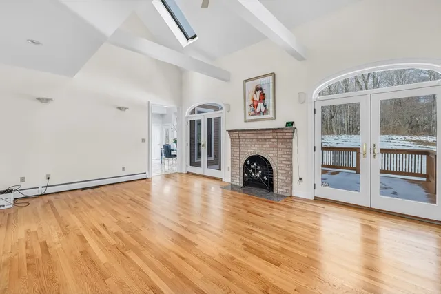 $1,395,000 | 461 Amity Road, Woodbridge, CT 06525