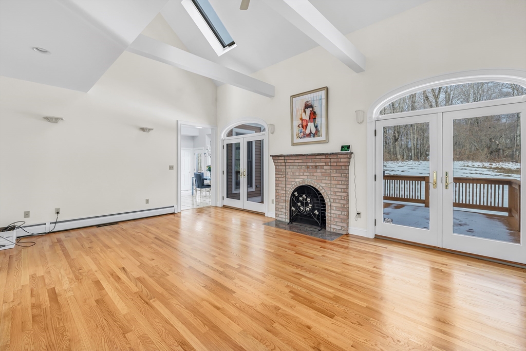 461 Amity Road Woodbridge, CT 06525 - Photo 8 of 13