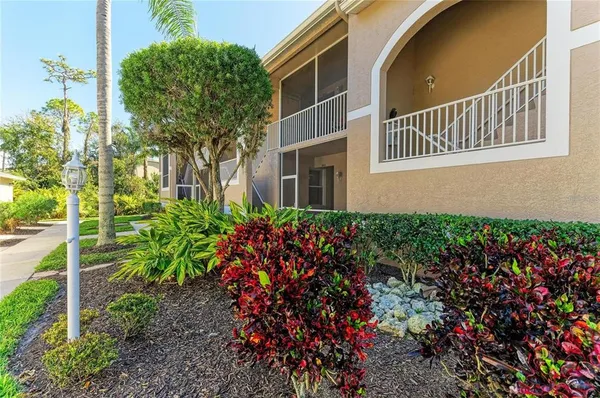 $2,200 | 5350 Hyland Hills Avenue, Unit 2512, Sarasota, FL 34241
