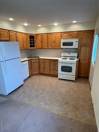 $5,250 | 400 Foch Boulevard, Mineola, NY 11501