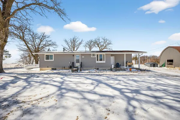 $335,000 | 10422 401st Avenue, Mabel, MN 55954
