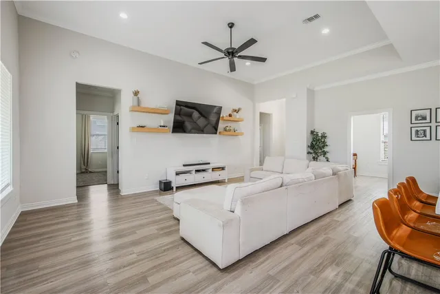 $489,999 | 3332 Hunters Crossing, Bryan, TX 77808