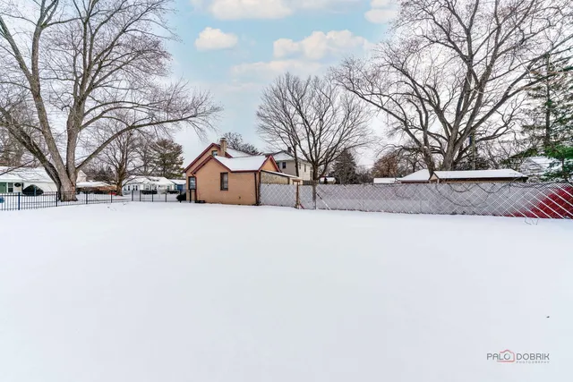 $339,000 | 225 Walker Place, Mundelein, IL 60060