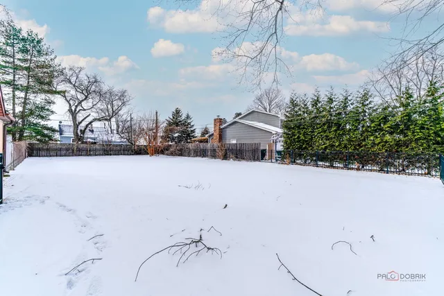 $339,000 | 225 Walker Place, Mundelein, IL 60060