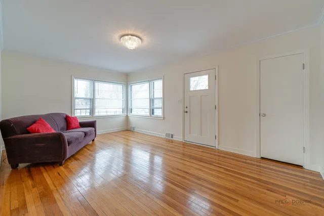 $339,000 | 225 Walker Place, Mundelein, IL 60060