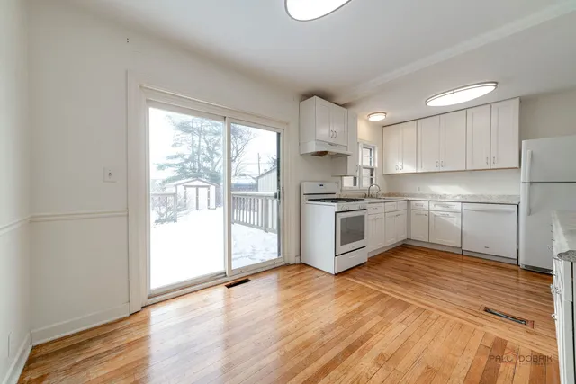 $339,000 | 225 Walker Place, Mundelein, IL 60060