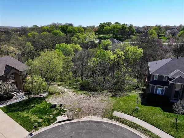 $39,000 | 8335 Frederick Court, De Soto, KS 66018