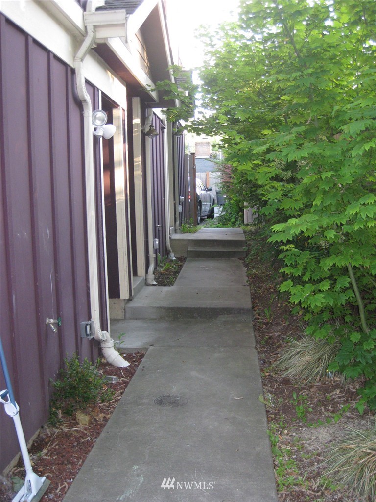 5117 South Roxbury Street, Unit B Seattle, WA 98118 - Photo 1 of 1 Gallery Image 1