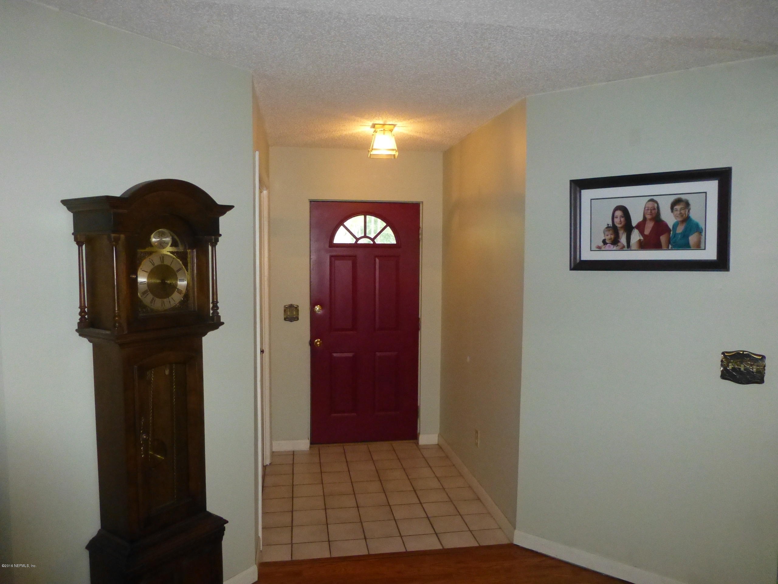3668 Marbon Road Jacksonville, FL 32223 - Photo 5 of 27 Foyer