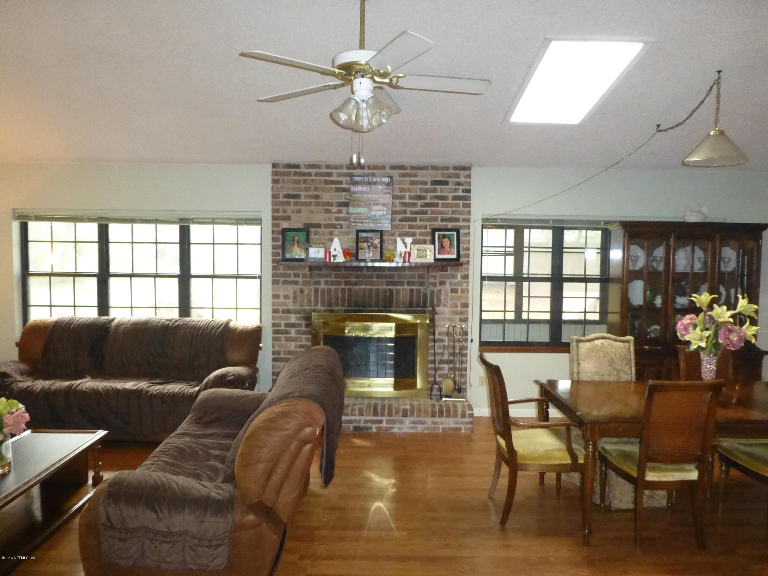 3668 Marbon Road Jacksonville, FL 32223 - Photo 6 of 27 Great Room - Fireplace