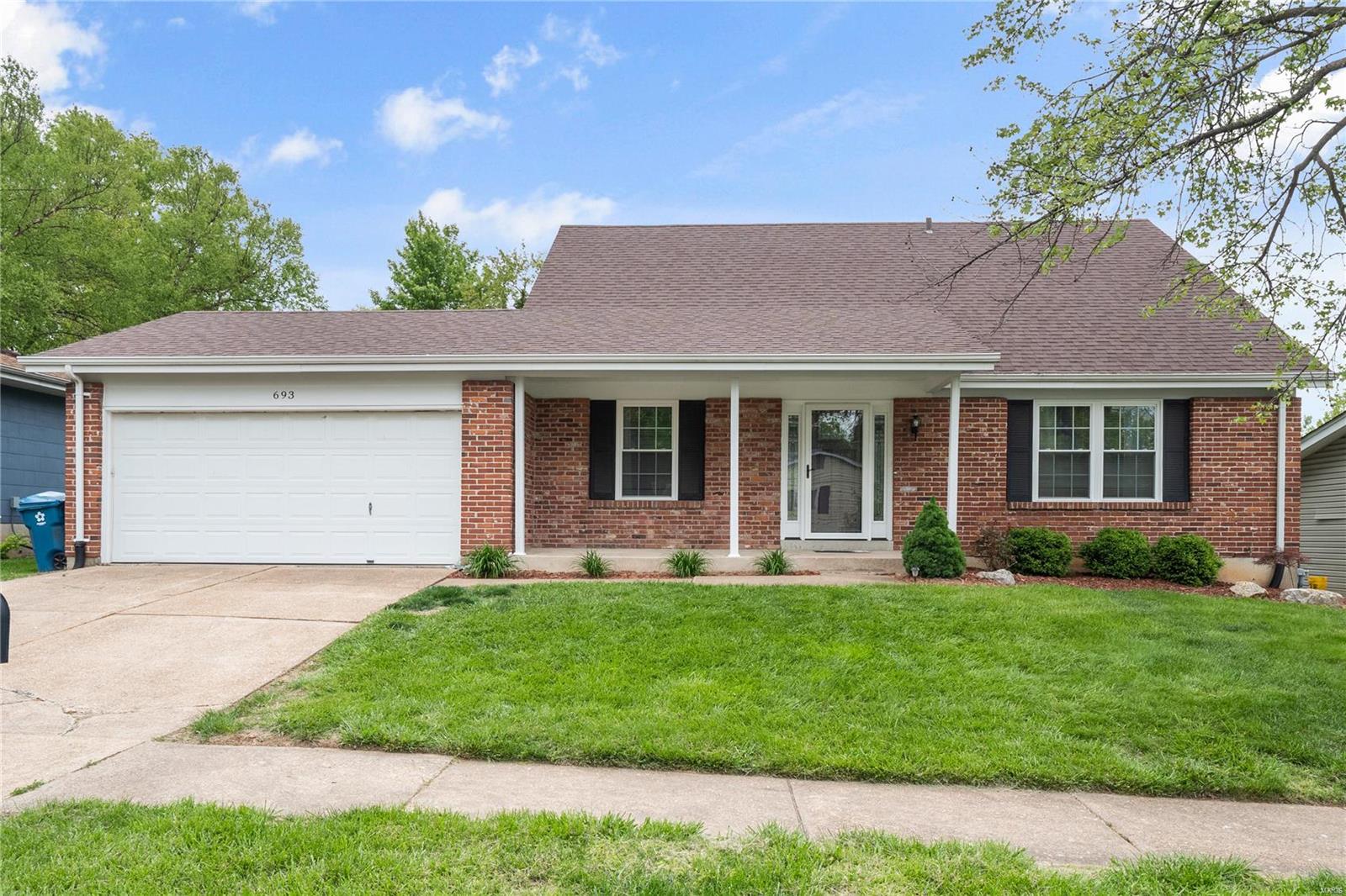 693 Walnut Point Court Ballwin, MO 63021 - Photo 1 of 18
