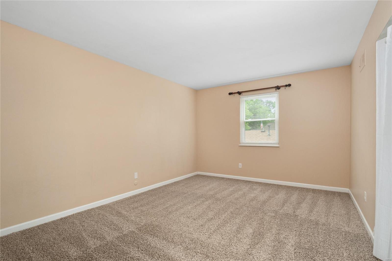 693 Walnut Point Court Ballwin, MO 63021 - Photo 12 of 18