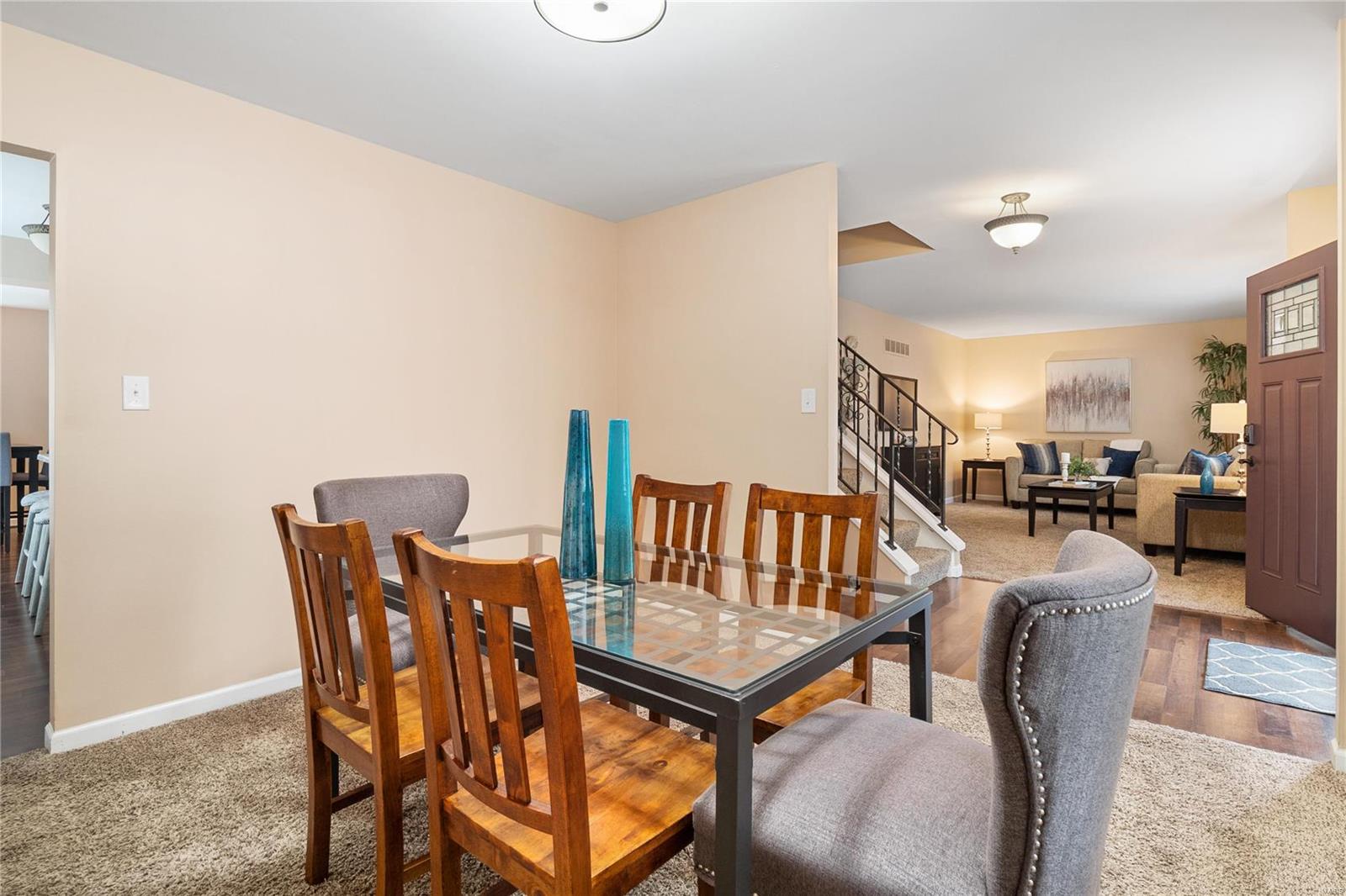 693 Walnut Point Court Ballwin, MO 63021 - Photo 4 of 18