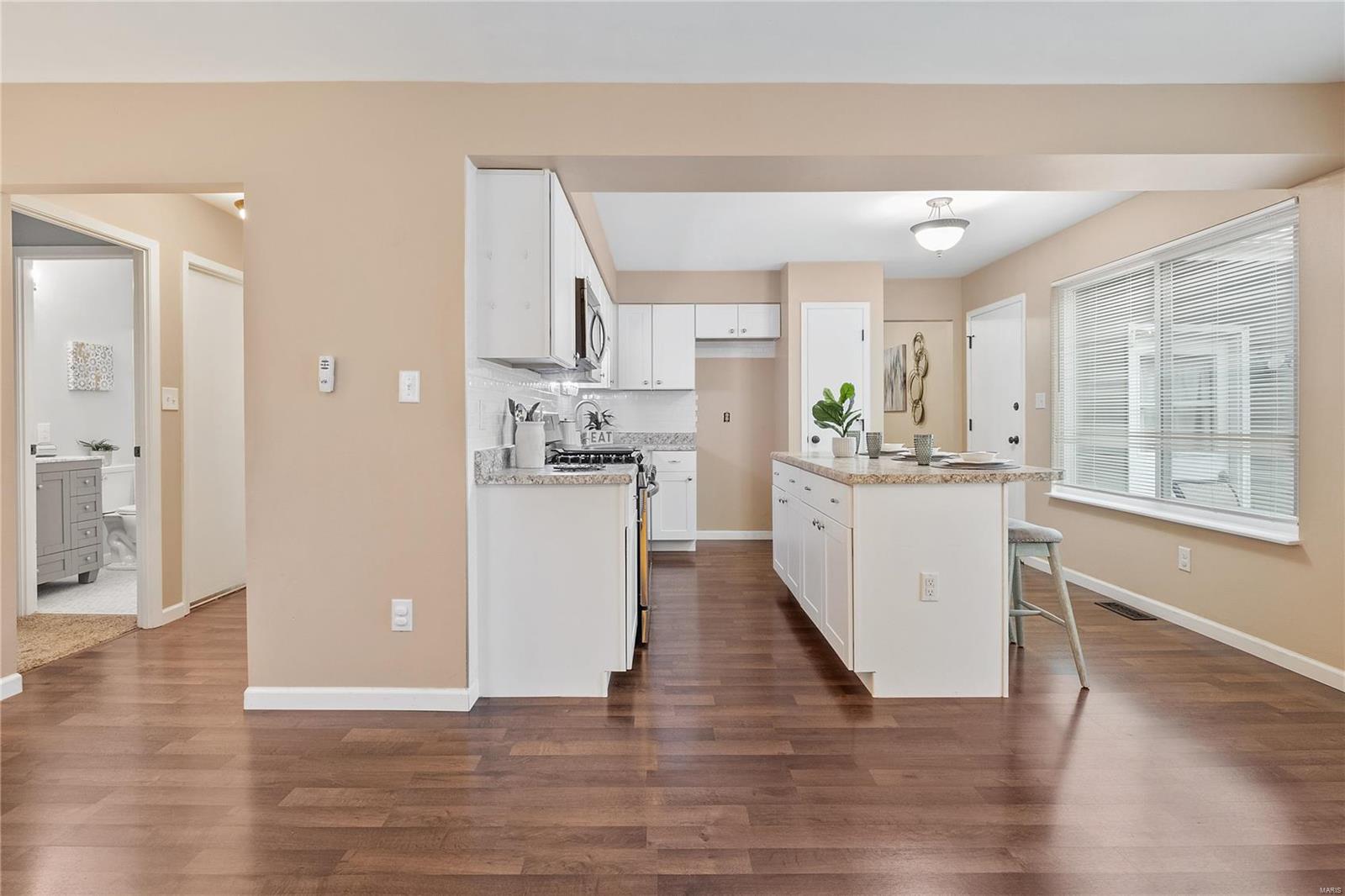 693 Walnut Point Court Ballwin, MO 63021 - Photo 6 of 18