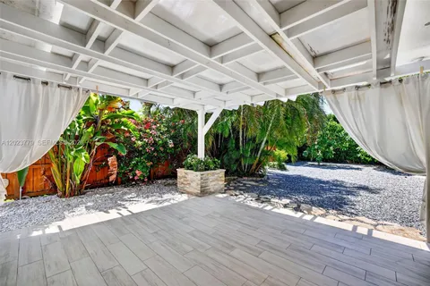$650,000 | 709 Northwest 9th Court, Hallandale Beach, FL 33009