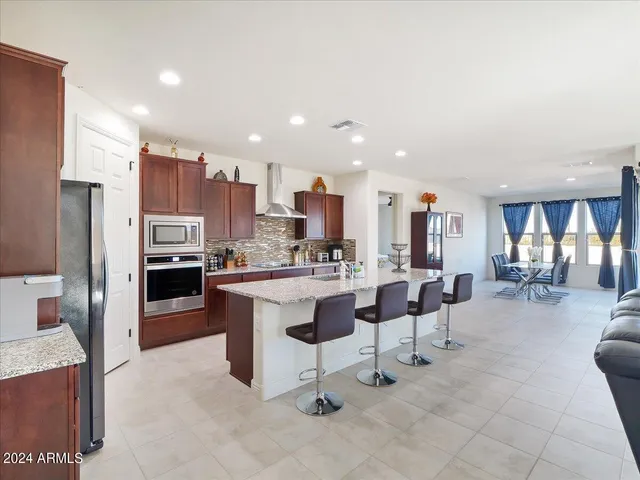 $2,900 | 5863 North 86th Lane, Glendale, AZ 85305